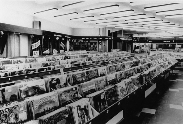 Inside-The-HMV-Record-Store-in-Oxford-Street-London-e1360544878829