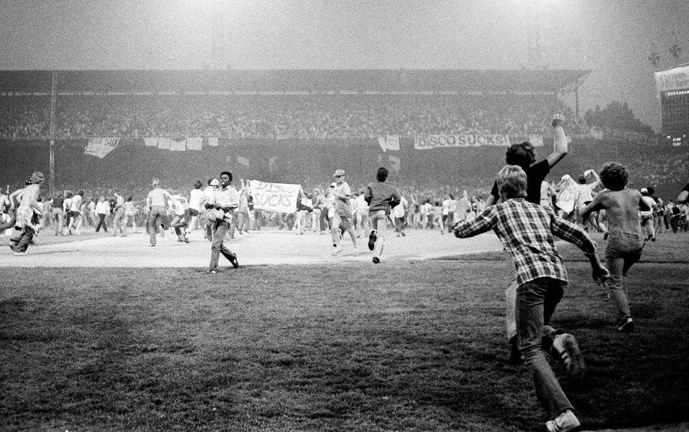 20 Photos of Chicago's Infamous Disco Demolition Night