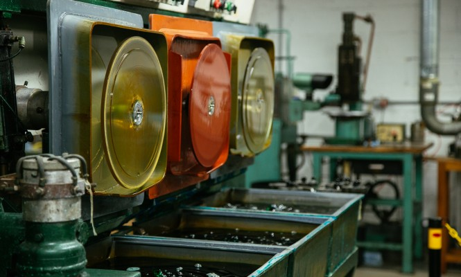 injection moulding pressing