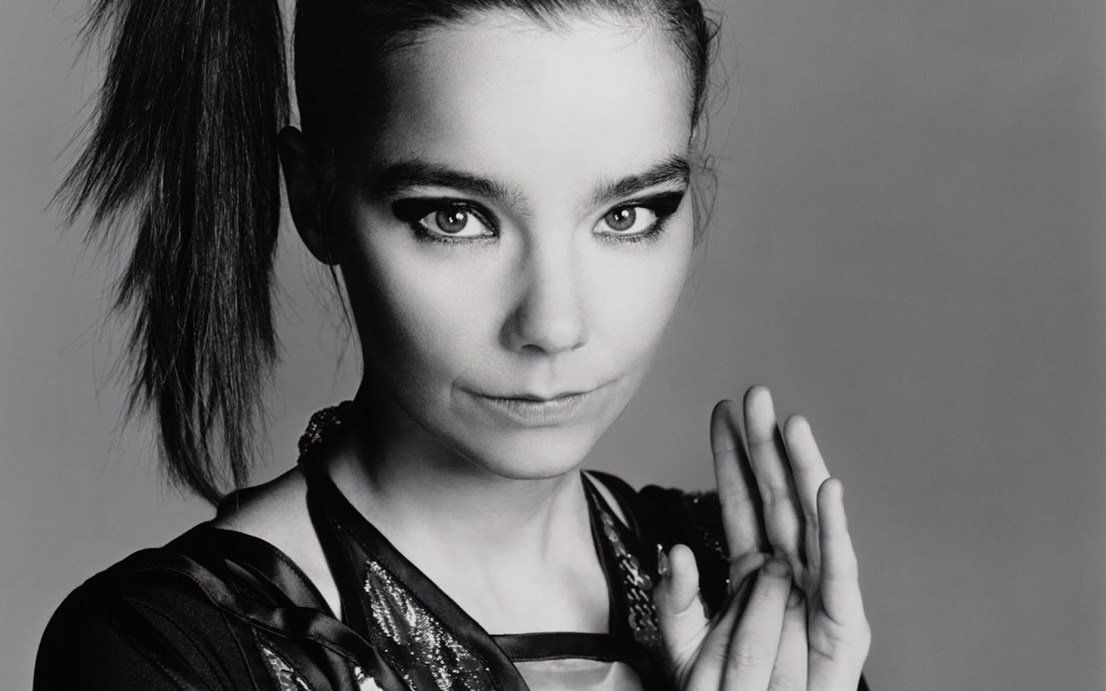 Björk announces mysterious new album