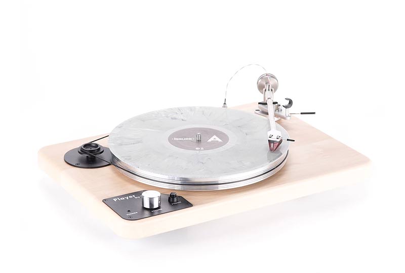 This new turntable lets you connect your headphones to listen to