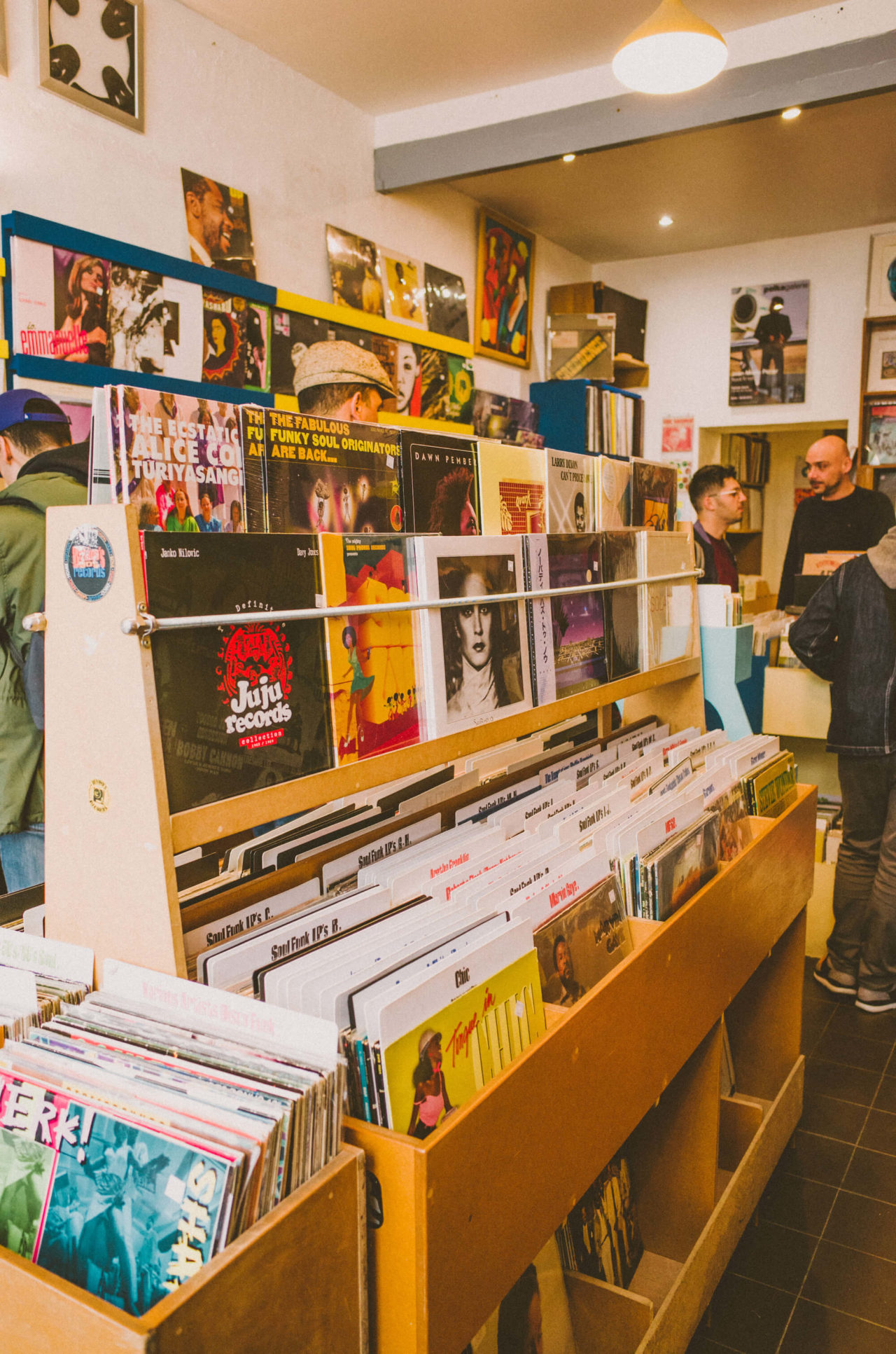 ved godt vogn skrå The best record shops in Paris