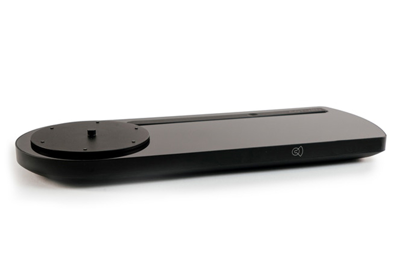 This minimal new portable turntable features Wi-Fi and Bluetooth