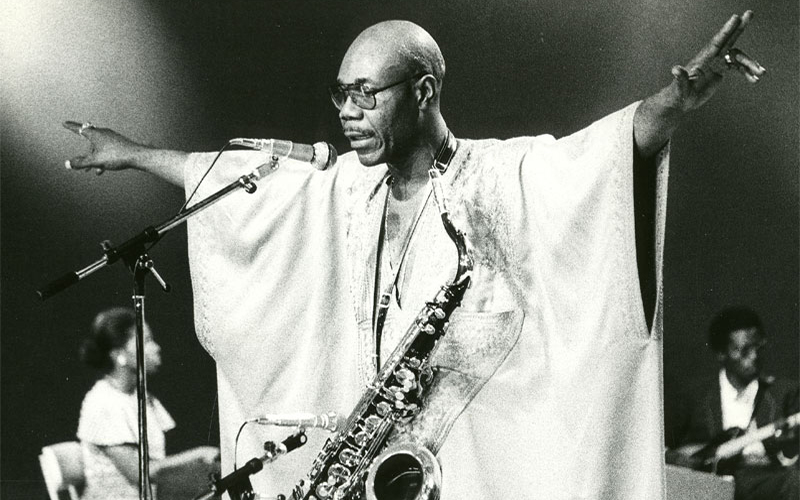 Addio a Manu Dibango, ambasciatore del sassofono afro :: News ...