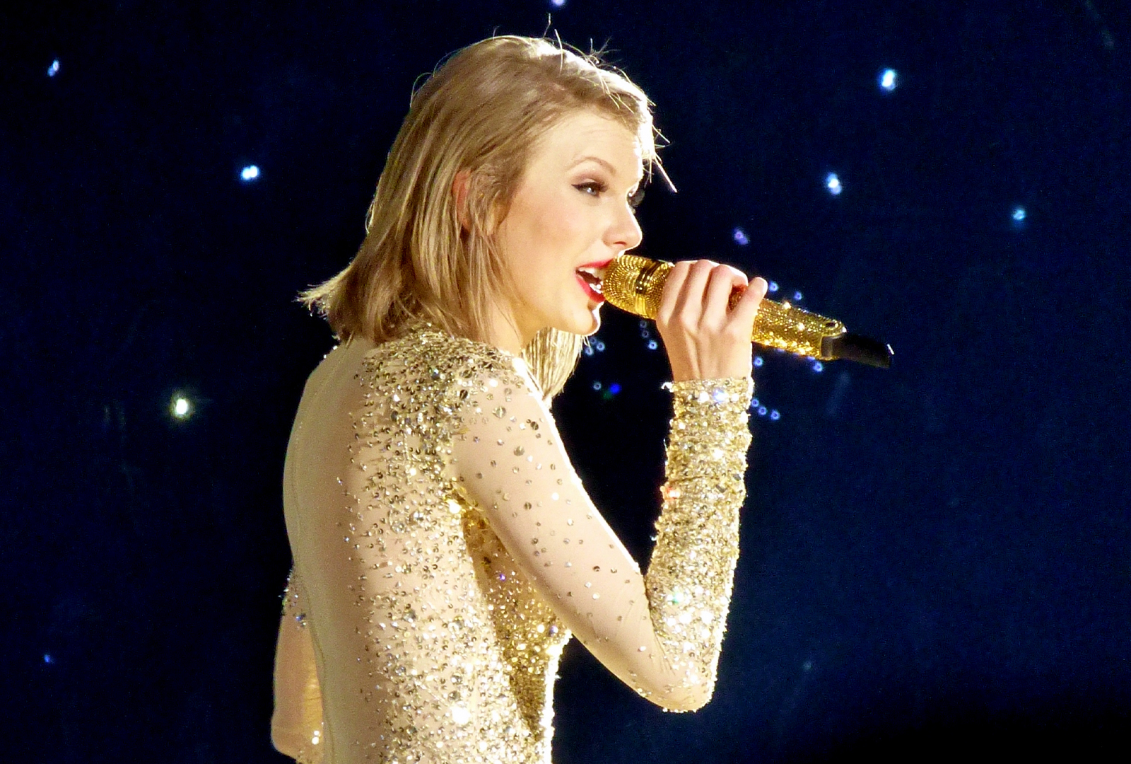 Taylor Swift's 'Evermore' Smashes US Record for Vinyl Album Sales Week