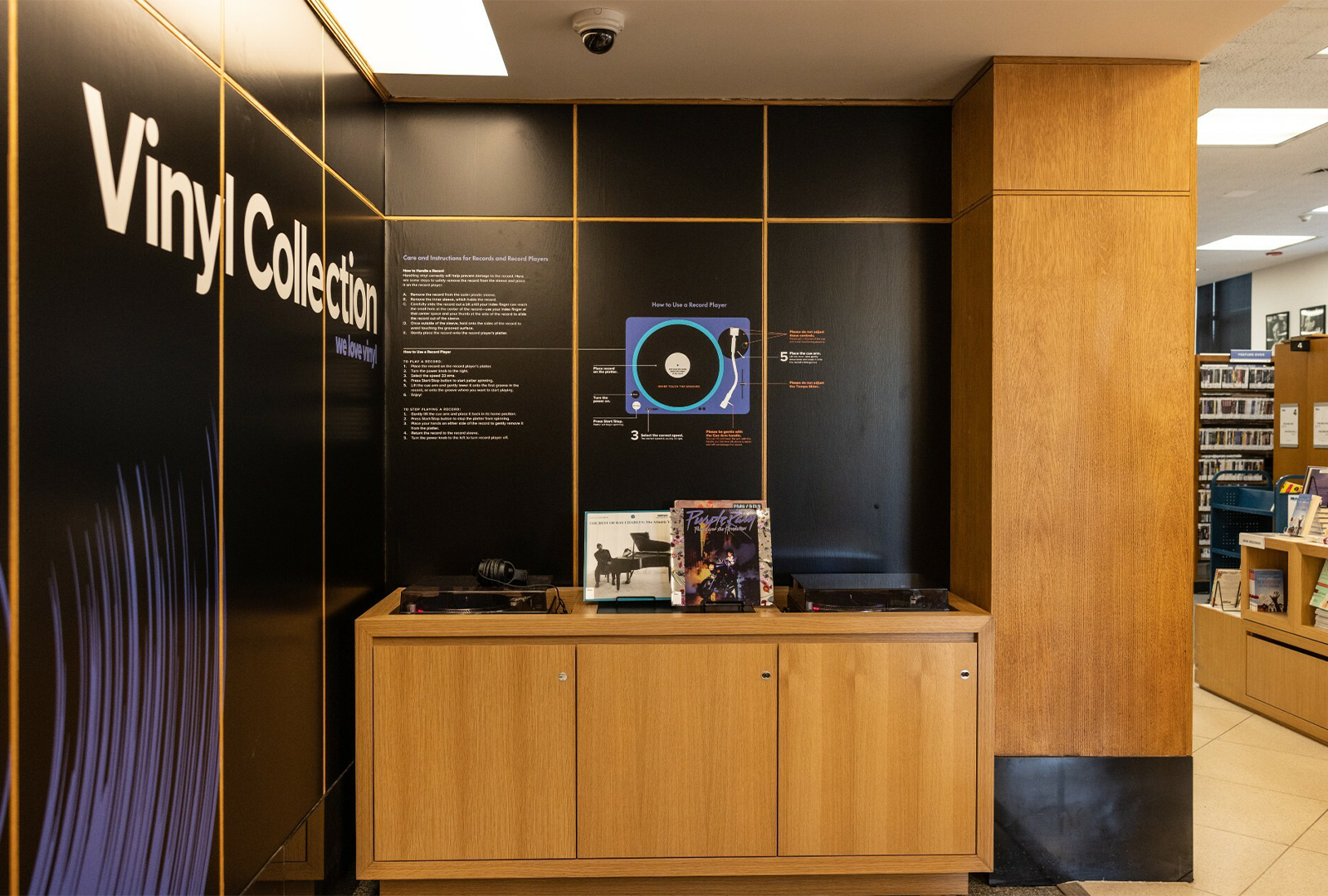 Listening stations. Brooklyn Library. Библиотека Даниэль-4. Listening Room.