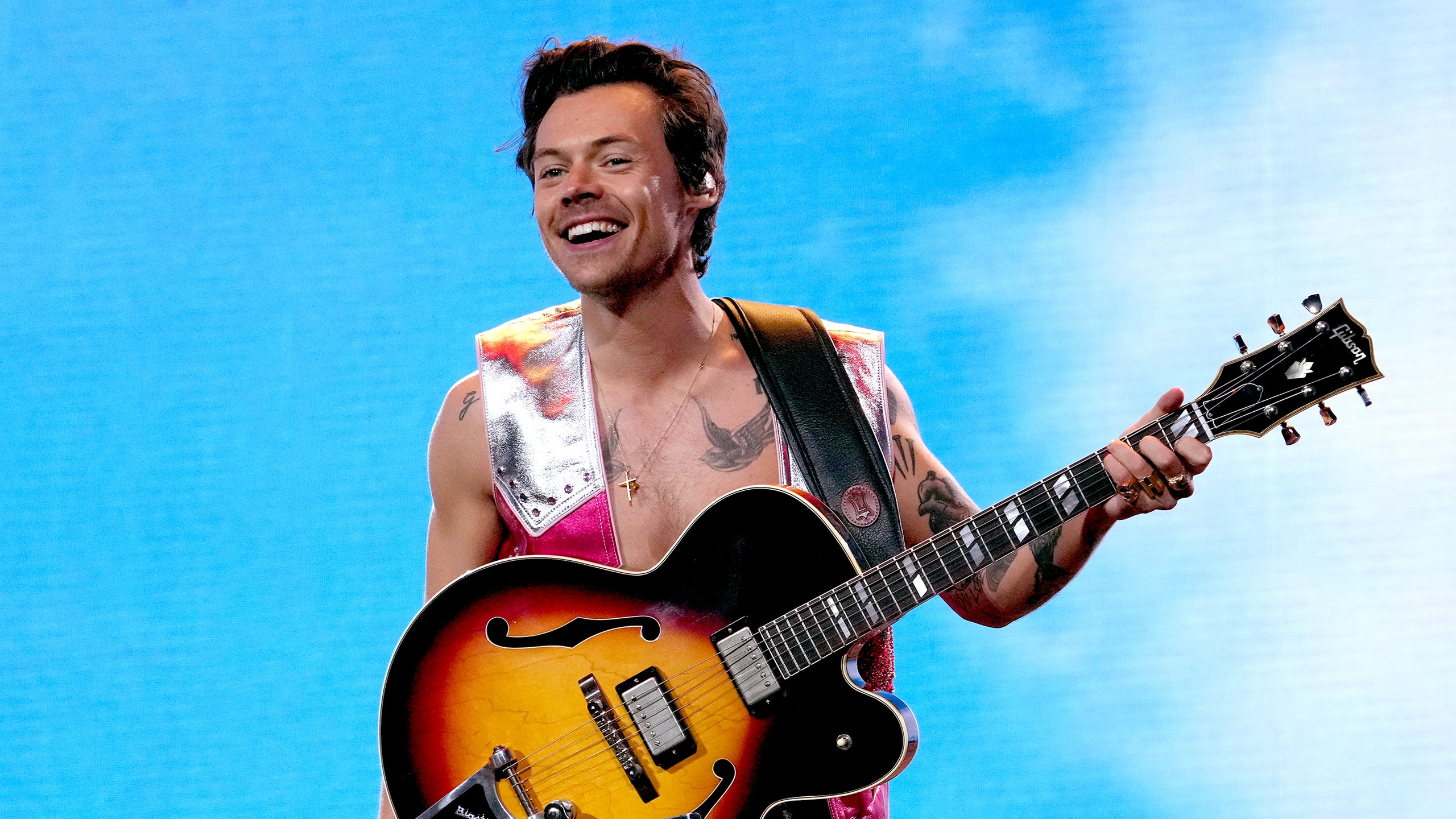 √ Il vinile del nuovo album di Harry Styles stabilisce un record - Rockol