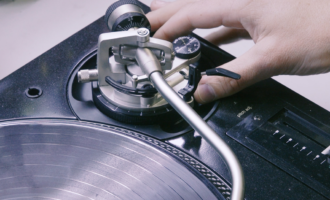 A closer look at the new Reloop TURN 3 turntable